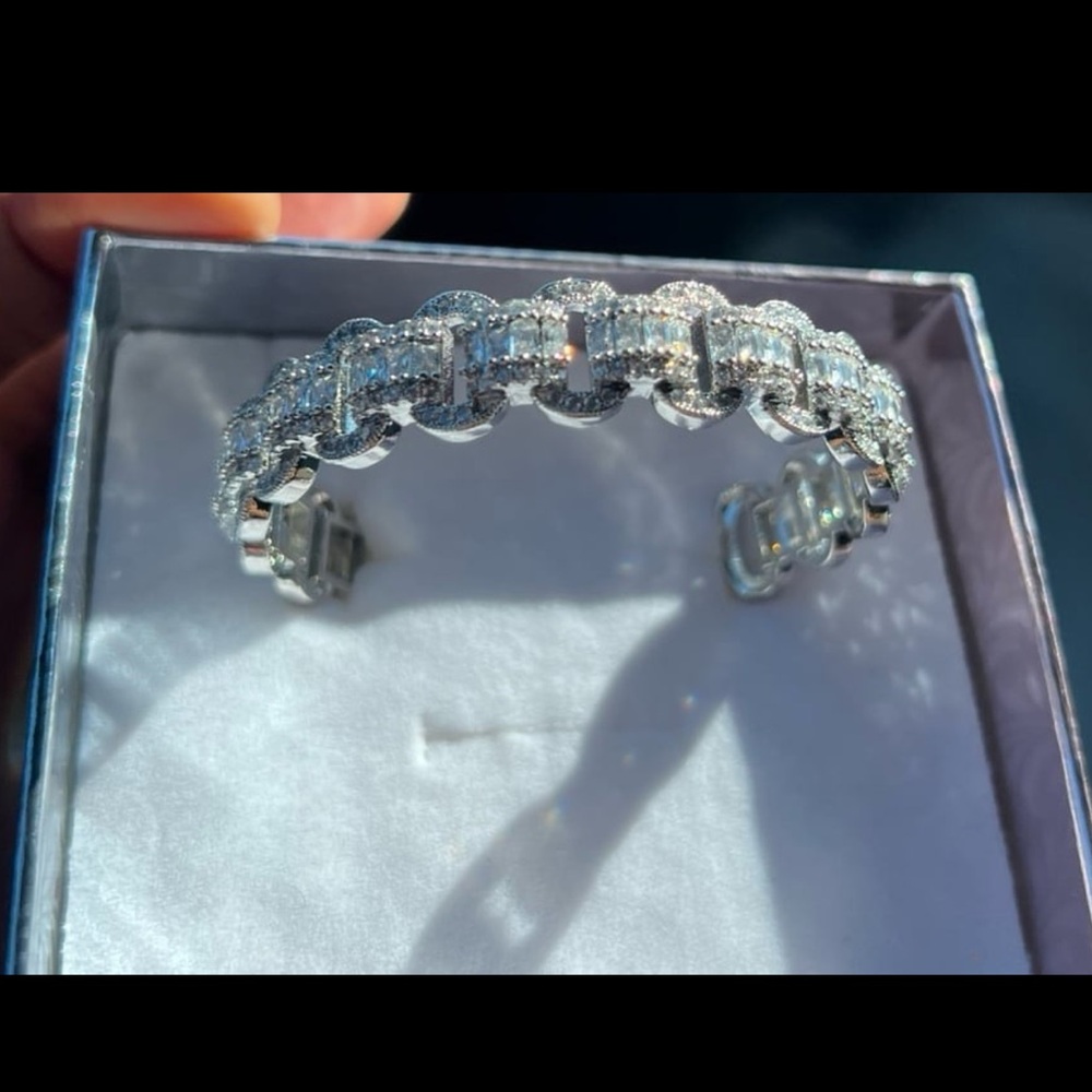 925 Sterling Silver plated Swarovski elements cuff bracelet - Picture 4 of 12